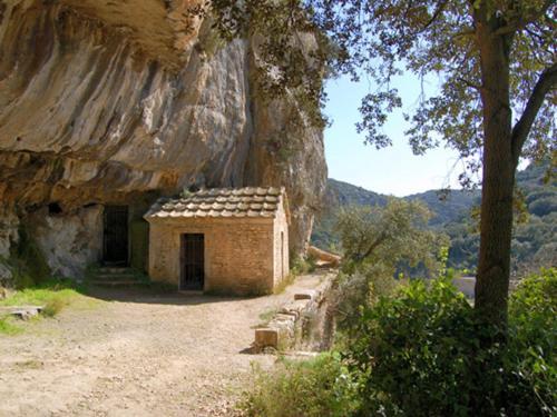 Proche Uzes Le Cocon Du Peintre Anglais Sagriès Exterior foto